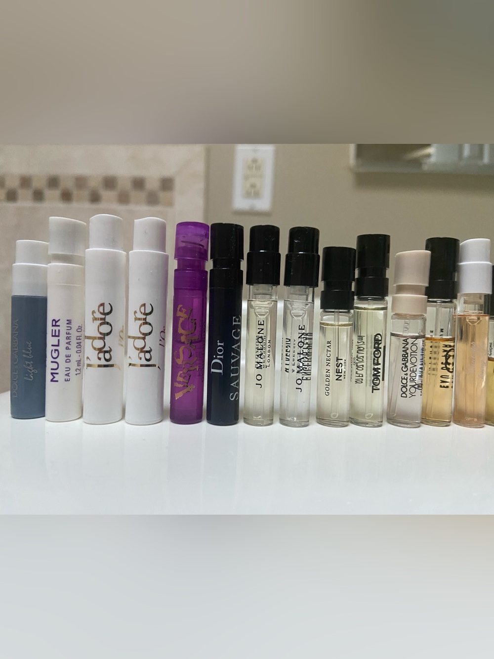 Perfumes - Picture 3 of 3